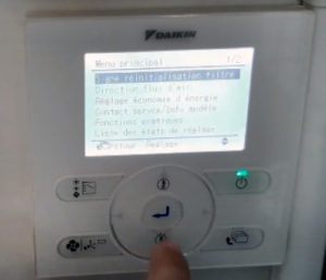 Comment réinitialiser télécommande Daikin PAC ?